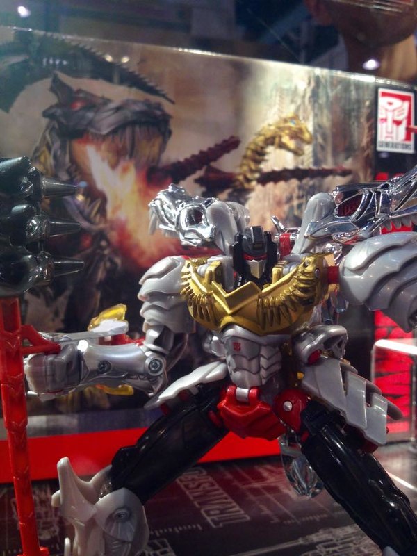 ACG 2015 Hasbro Transformers Dsiplay New Dinobots, MP, Combiner Wars, Oritoy Preview, More  (24 of 43)